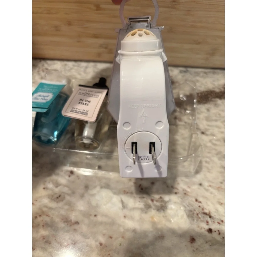IN THE STARS White Barn Bath & Body Works Wallflower With 2 Refill Bulbs READ - Picture 4 of 5